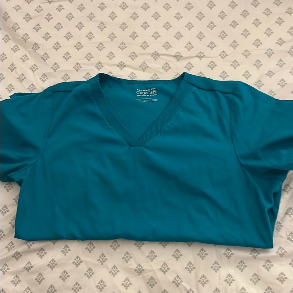 Cherokee Women's Short Sleeve Scrub Top in Teal